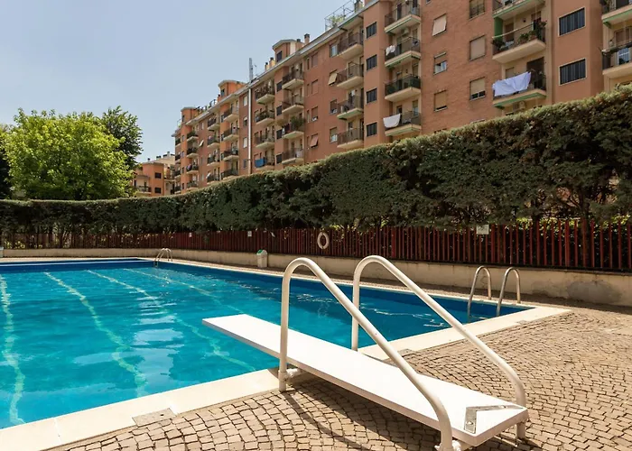 Rucellai Studio With Shared Pool By Halldis